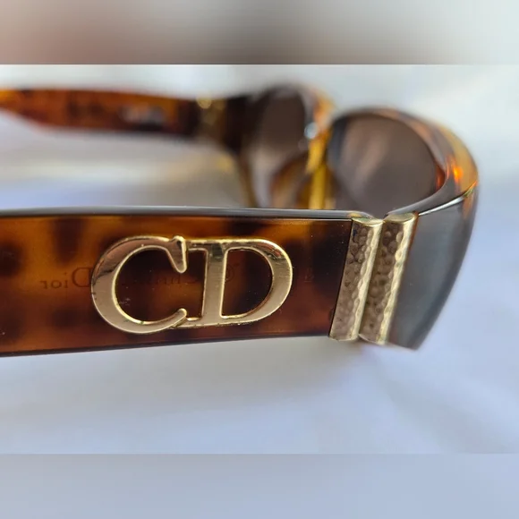 Christian Dior 2021A 11 Brown Tortoise Sunglasses - Picture 10 of 12